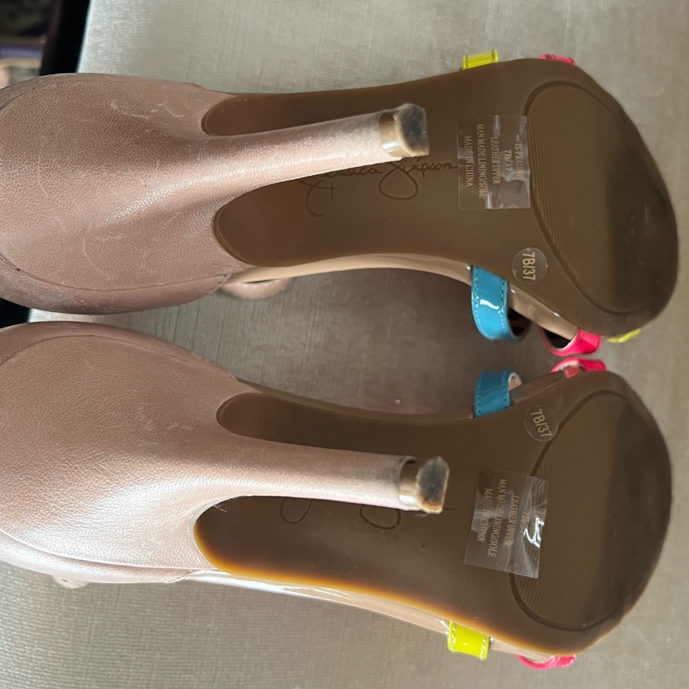 Shoes - Picture 5 of 5